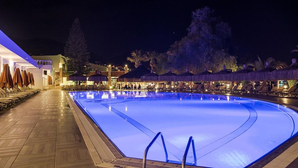 Kadikale Resort All Inclusive Turgutreis Exterior photo